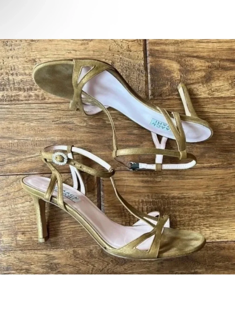 Isaac Mizrahi Gold Metallic Strappy Open Toe Heels Rhinestone Buckle Accent Sz 8
